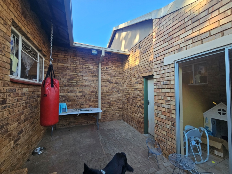 To Let 3 Bedroom Property for Rent in Wilkoppies North West